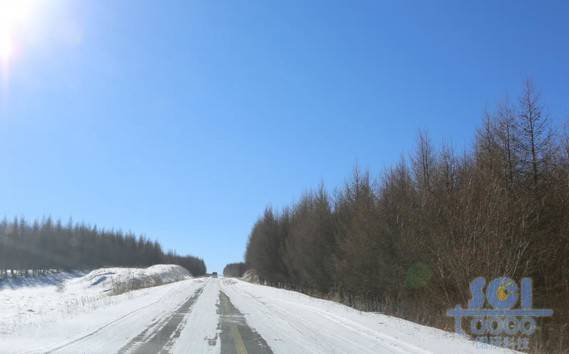 蓝天雪地