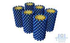 双层微球堆积形成的纳米管柱